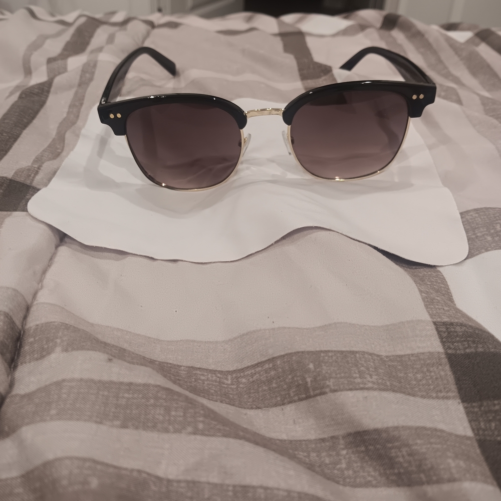 Classic Black and Gold Sunglasses